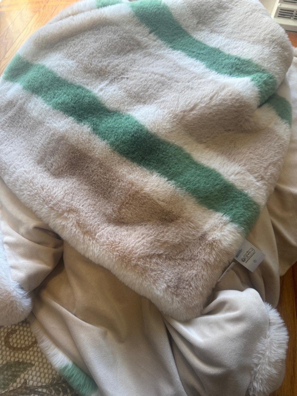 Maeve throw from Anthropology